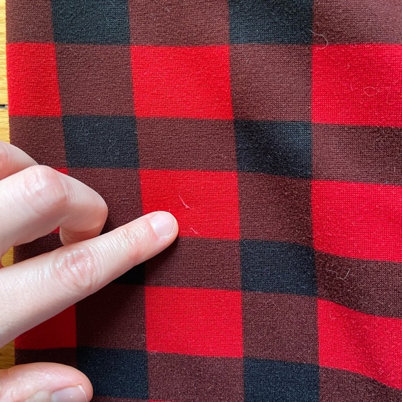 Just Cozy buffalo plaid thermal leggings - Picture 3 of 5